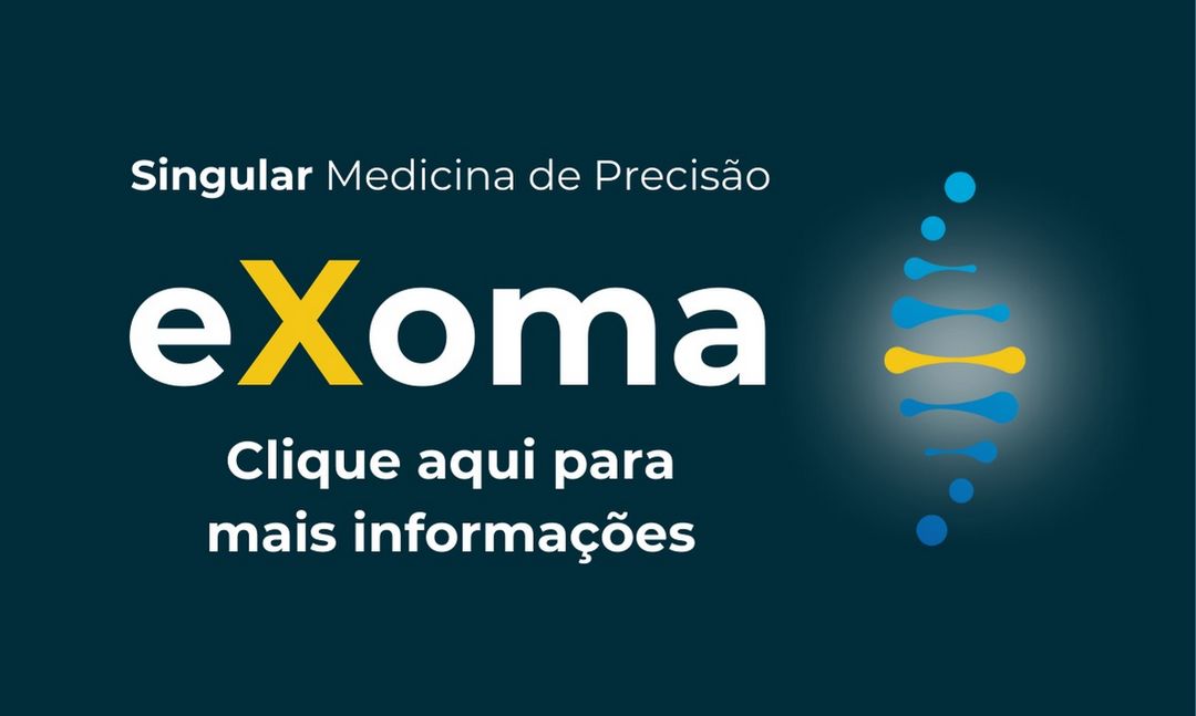 Genoma Completo: uma realidade para o diagnóstico de Doenças Raras

De acordo com o Global Genes Project (https://globalgenes.org/rare-diseases-facts-statistics), em 2017, existiam cerca de 350 milhões de pessoas com Doenças Raras no mundo. Apesar de serem individualmente raras, em conjunto, essas doenças afetam entre 4% e 8% da população. As crianças representam aproximadamente metade das pessoas acometidas, e 30% falecem antes dos 5 anos, muitas sem diagnóstico. Um estudo australiano chama a atenção ao mencionar que, embora apenas 2% da população tenha Doenças Raras, estas correspondem a mais de 10% das causas de hospitalização.

A realização de testes genéticos como exame diagnóstico de primeira linha é uma nova realidade, especialmente diante de condições graves em que o tempo é crucial para a sobrevivência. Com os avanços tecnológicos e a redução de custos, o Genoma Completo tem se mostrado superior na identificação diagnóstica das Doenças Raras, quando comparado ao Exoma Completo. O Genoma oferece uma cobertura de 100% dos exons dos genes; detecção de CNVs menores que três exons e de rearranjos cromossômicos; reconhecimento de variantes intrônicas e intergênicas; melhor cobertura do DNA mitocondrial; além da identificação de doenças que se manifestam por expansões.

A utilização do Genoma Completo como exame de primeira escolha em crianças e recém-nascidos gravemente enfermos tem possibilitado um diagnóstico mais rápido e preciso, além de um tratamento específico precoce, reduzindo sequelas. Quando o tratamento não é possível, permite o início dos cuidados paliativos. O diagnóstico definitivo também possibilita o aconselhamento genético e o planejamento familiar (10.1136/jmedgenet-2019-106111).

A Medicina de Precisão é uma realidade atual em nosso país, onde há a necessidade de conscientização sobre a importância de um diagnóstico rápido e preciso, o que inclui a redução de custos com internações e tratamentos de complicações ao longo da vida familiar. Os testes genéticos, como o Exoma e o Genoma, são realizados de forma acessível e com alta qualidade pela Singular Medicina de Precisão.